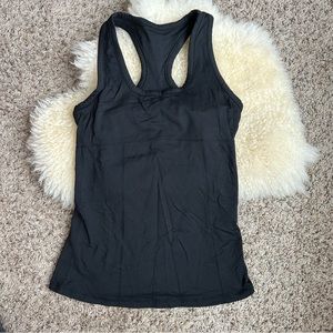 EUC Ingrid & Isabel maternity workout tank, wicking w/ built in bra, black Small